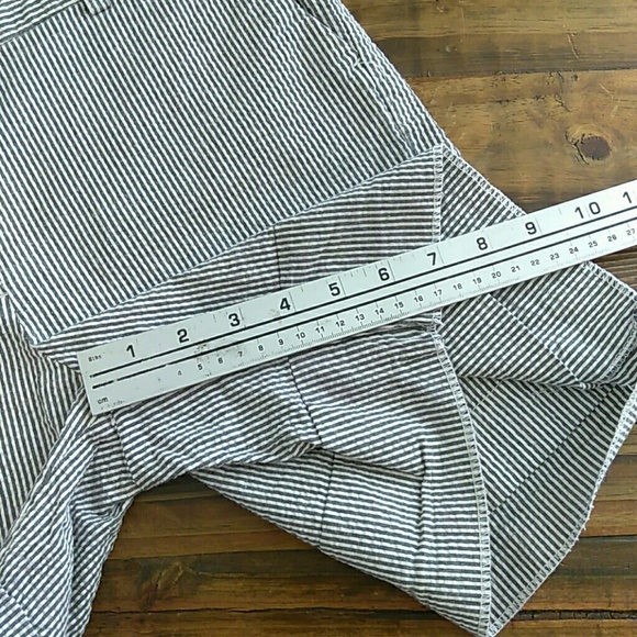 Jennifer & Grace seersucker size 8 shorts - Picture 7 of 8